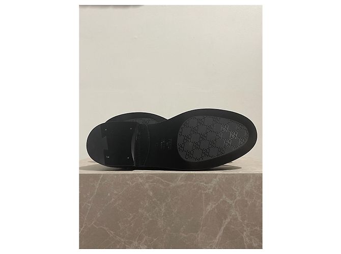 Mules e tamancos FENDI T.EU 40 Couro Preto - vista 7