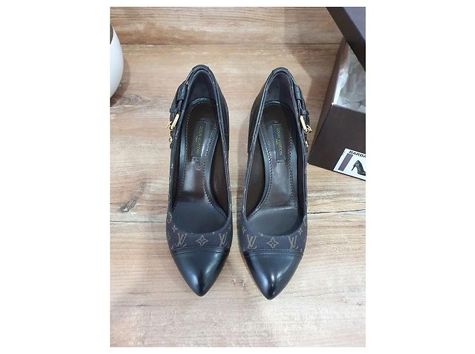 Décolleté Louis Vuitton Barbara Pump Monogram Mini Lin Marrone Marrone scuro - vista 3