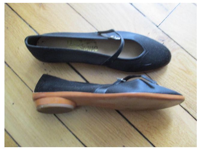 Salvatore Ferragamo Bailarinas de satén negro, 38,5. - vista 2