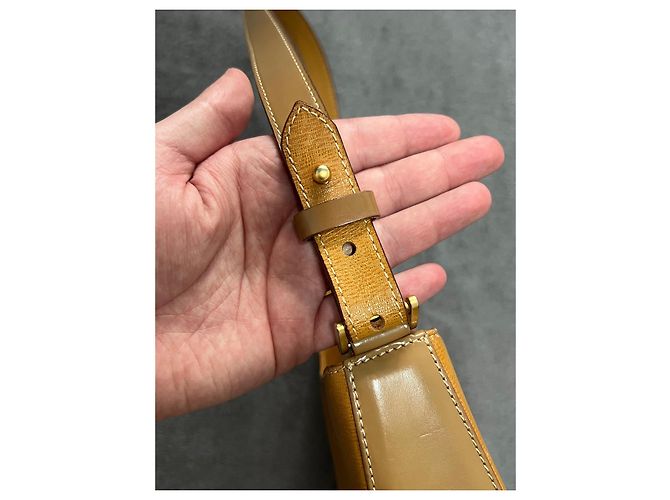 Bolsa de ombro Burberry de couro caramelo - vista 5