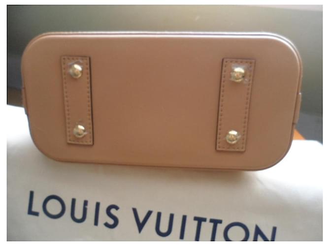 Louis Vuitton Alma BB Kamel - view 5