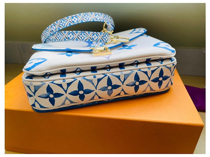 Metis Louis Vuitton Mischling Blau - Ansicht 3