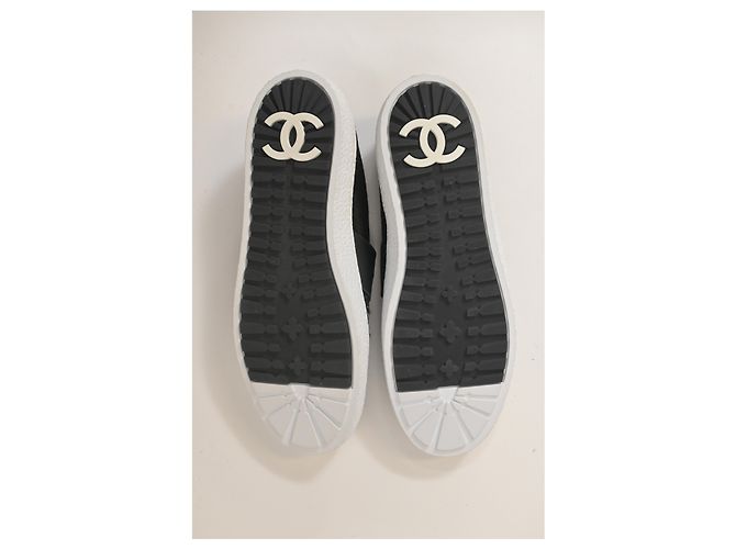 Timeless Scarpe da ginnastica slip on Chanel in tweed nero - vista 16