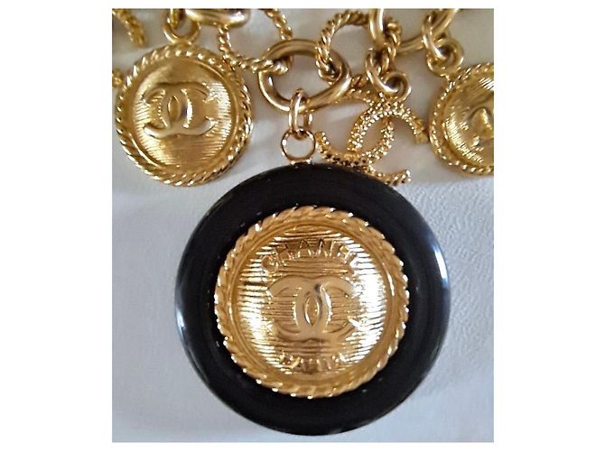 Collana Chanel Chunky Métiers d’Art 2018 Hamburg CC Oro e Nero Gold hardware - vista 3