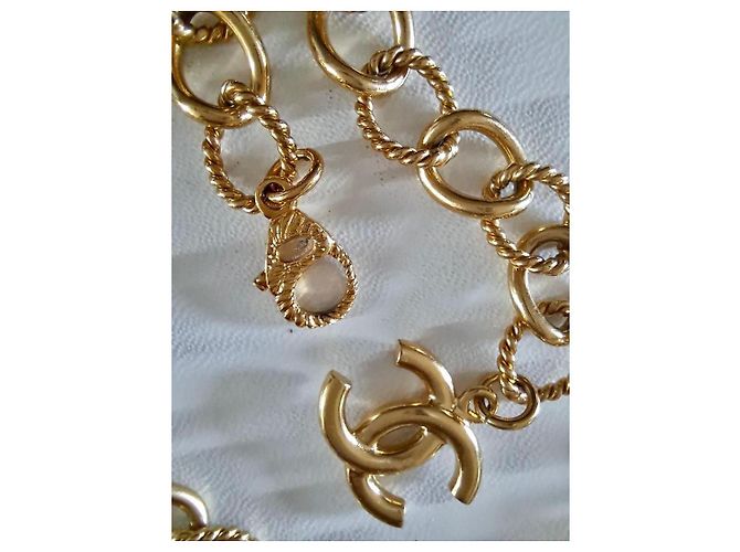Collana Chanel Chunky Métiers d’Art 2018 Hamburg CC Oro e Nero Gold hardware - vista 4