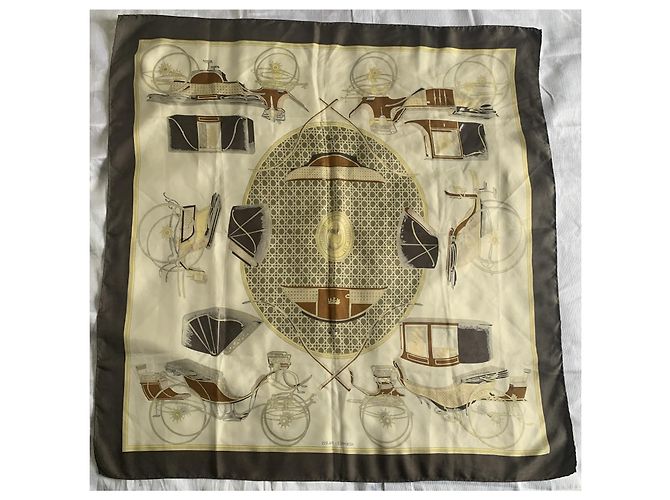 Sciarpa di seta Hermès Transformation Cars marrone beige oro Multicolore - vista 11