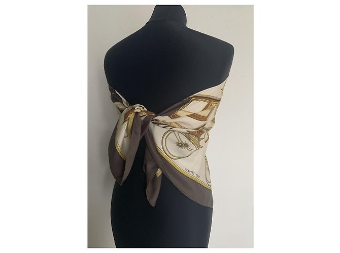 Sciarpa di seta Hermès Transformation Cars marrone beige oro Multicolore - vista 13
