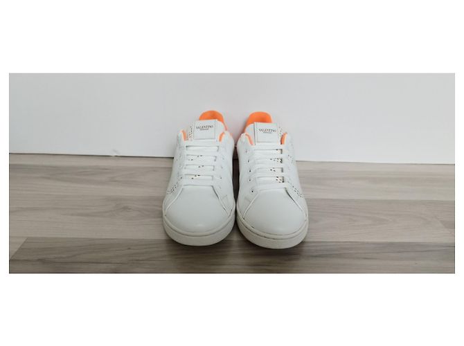 Sneakers Valentino Garavani Backnet in pelle bianca - vista 3