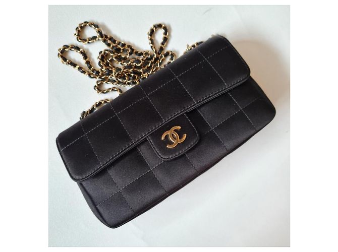 Timeless Chanel Bolsa de aba de cetim Camellia Chocolate Bar Preto - vista 2