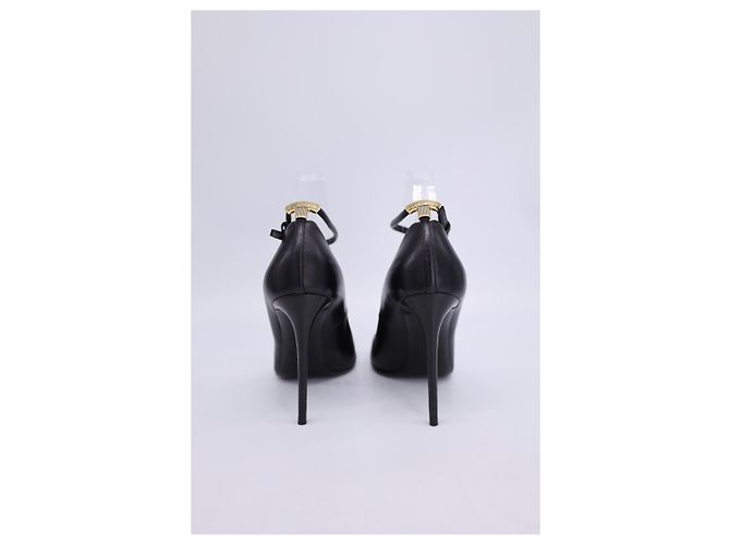 Tom Ford Pointed Toe Ankle Strap Pumps in Black Leather - view 11