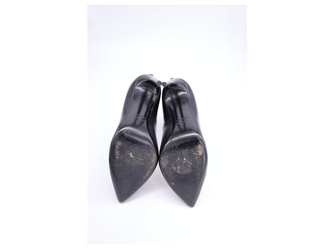 Tom Ford Pointed Toe Ankle Strap Pumps in Black Leather - view 12