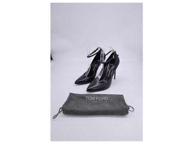 Tom Ford Pointed Toe Ankle Strap Pumps in Black Leather - view 16