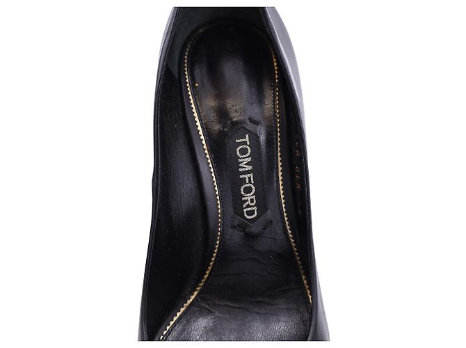 Tom Ford Pointed Toe Ankle Strap Pumps in Black Leather - view 6