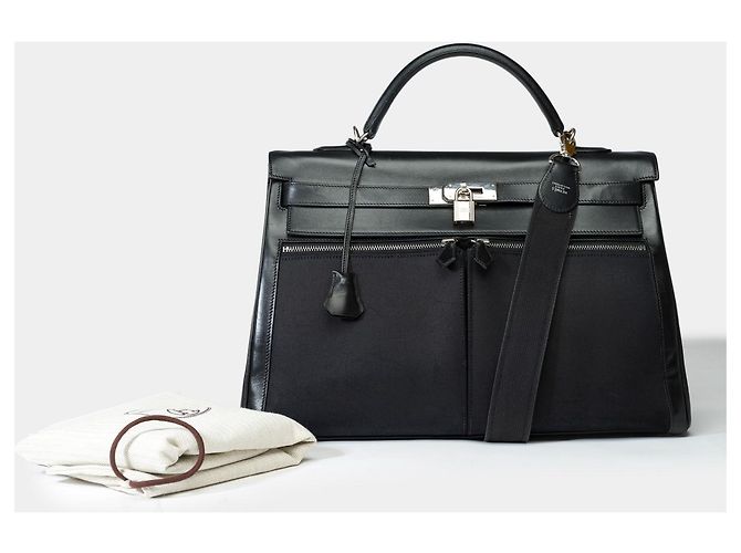 Hermès HERMES Kelly 40 Bag in Black Canvas - 101927 - view 2