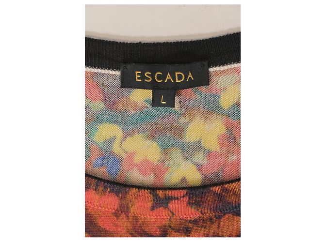 Escada Twin Set Cardigan aus schwarzer Wolle mit Blumenmuster - Ansicht 20
