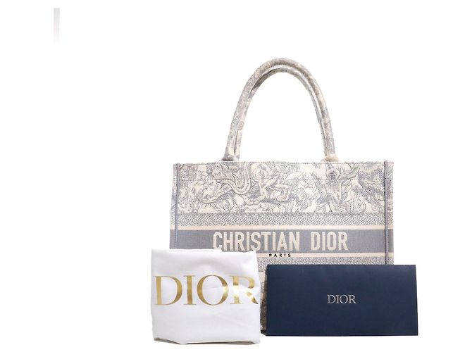 DIOR - Dior Book Tote Medium Tasche aus grauem Toile de Jouy - Ansicht 13