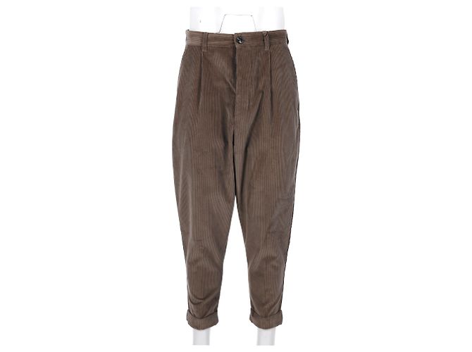Calça Ami Carrot em veludo cotelê de algodão marrom - vista 7