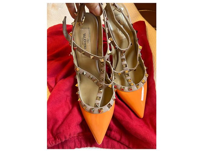 Sandali Valentino in vernice arancione - vista 4