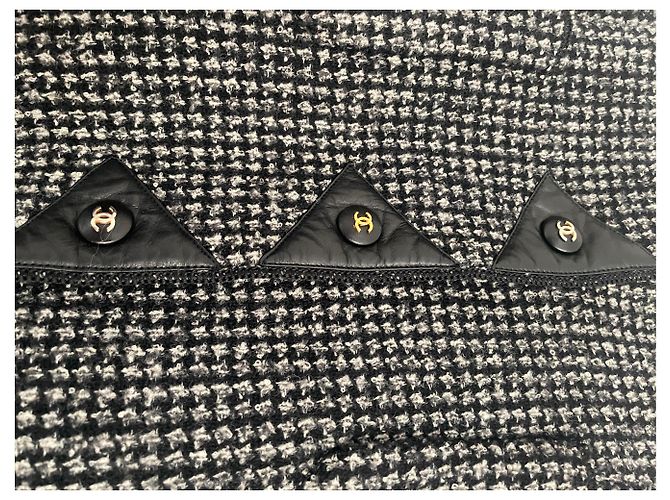 Cambon Chanel Vintage 92 Jacket with Leather button Black - view 11