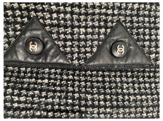 Cambon Chanel Vintage 92 Jacket with Leather button Black - view 13