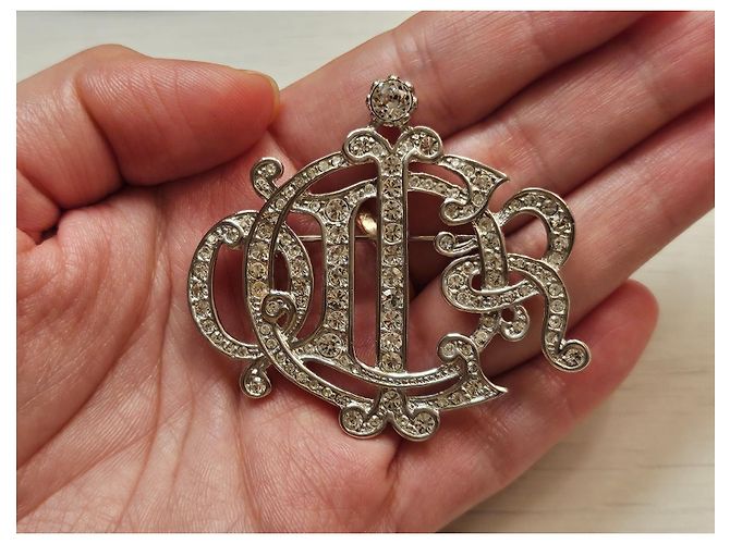 Spilla con monogramma argento di Christian Dior con cristalli - vista 5