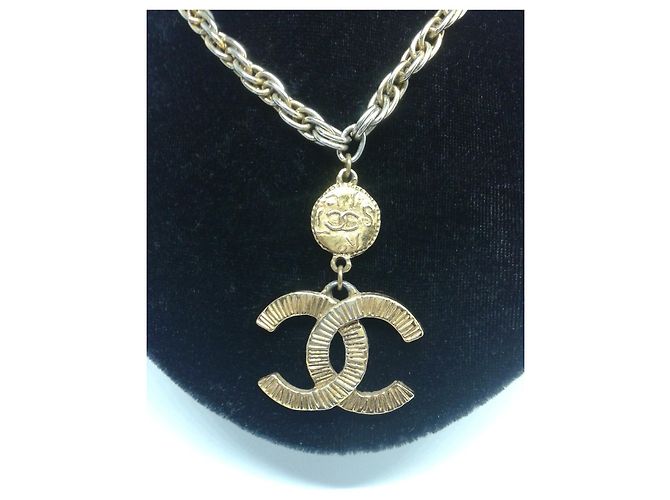 Splendido e raro collare vintage Chanel degli anni '90. D'oro - vista 2