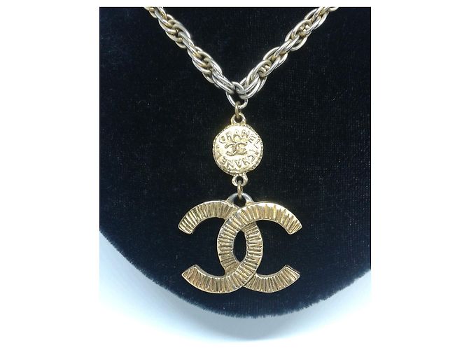 Splendido e raro collare vintage Chanel degli anni '90. D'oro - vista 3