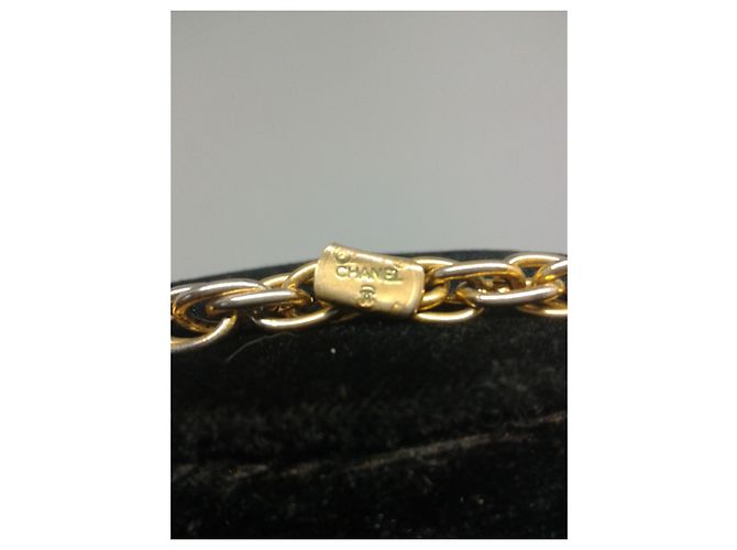 Splendido e raro collare vintage Chanel degli anni '90. D'oro - vista 4