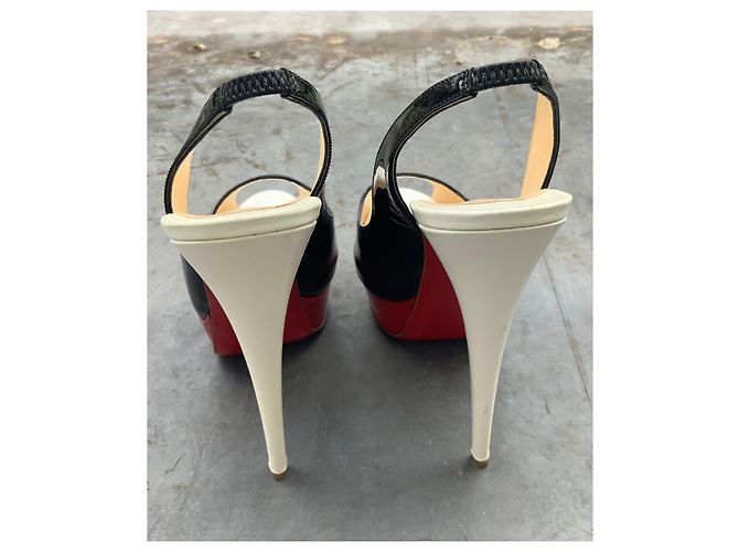 Sandali Christian Louboutin in vernice nera Nero - vista 2