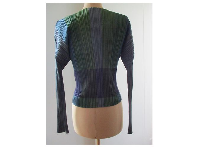 Issey Miyake Camiseta plisada, talla 5. Multicolor - vista 3