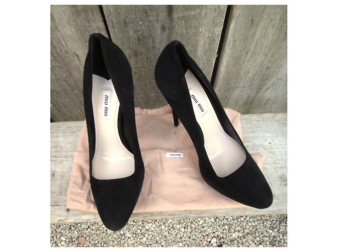 Sapatos de salto Miu Miu em camurça preta Preto - vista 2