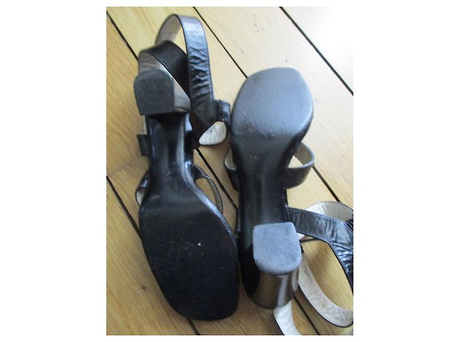 Roger Vivier Sandali in pelle nera lucida, 36,5. Nero - vista 6