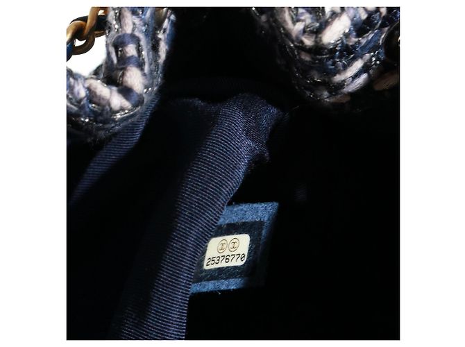Mademoiselle CHANEL - Zaino Gabrielle Chanel in tweed blu navy - vista 10