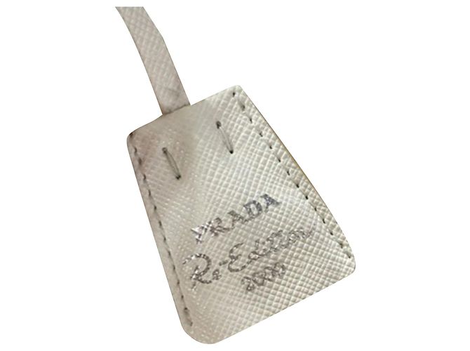 Re-Edition Riedizione Prada impreziosita da cristalli 2000 Borsa in Raso Crema Argento Metallico - vista 6