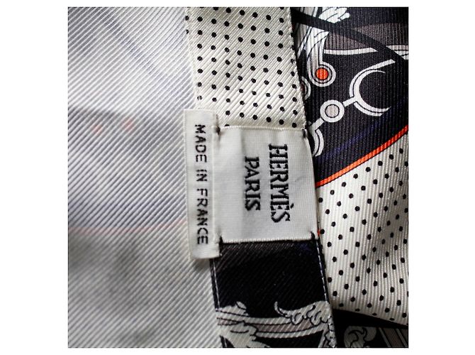 Hermès Saia Midi Estampada Hermes em Seda Creme Branco Cru - vista 4