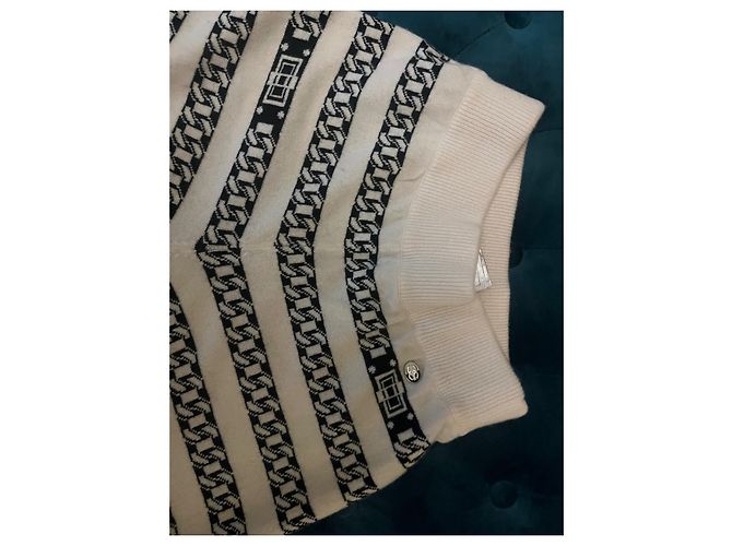 Chanel Kaschmir Pullover und Hose Set mit Kettenmuster Schwarz Beige - Ansicht 7