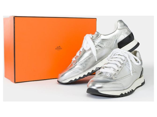 Hermès Sapato HERMES em couro prateado - 101922 Prata - vista 2