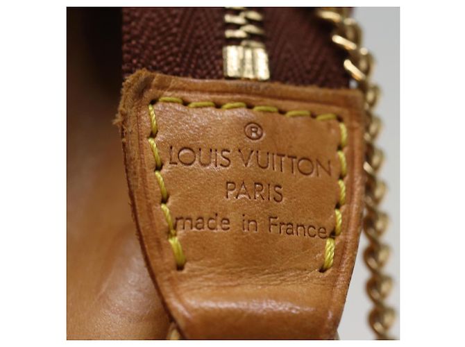 Bucket LOUIS VUITTON Secchiello in pelle Nomad PM Pouch Beige LV Auth 74291 - vista 17