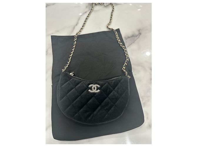 Trendy CC Chanel VIP Gift Borsa a Spalla Piccola in Velluto Nero - vista 2