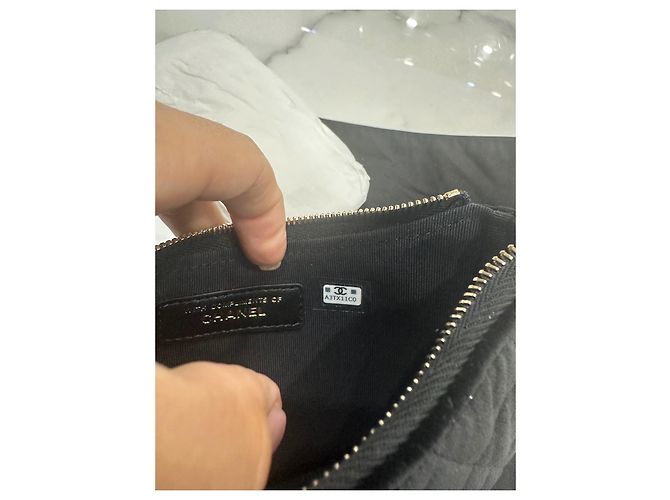 Trendy CC Chanel VIP Gift Borsa a Spalla Piccola in Velluto Nero - vista 9