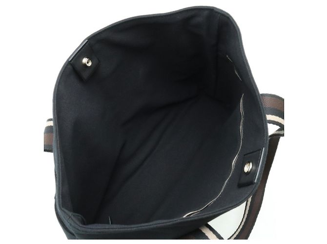 Hermès Troca Preto - vista 3