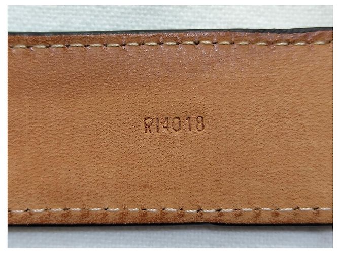 Louis Vuitton Gürtel aus schwarzem Epi-Leder mit abnehmbarer Tasche - Ansicht 4