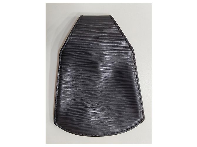 Louis Vuitton Gürtel aus schwarzem Epi-Leder mit abnehmbarer Tasche - Ansicht 6