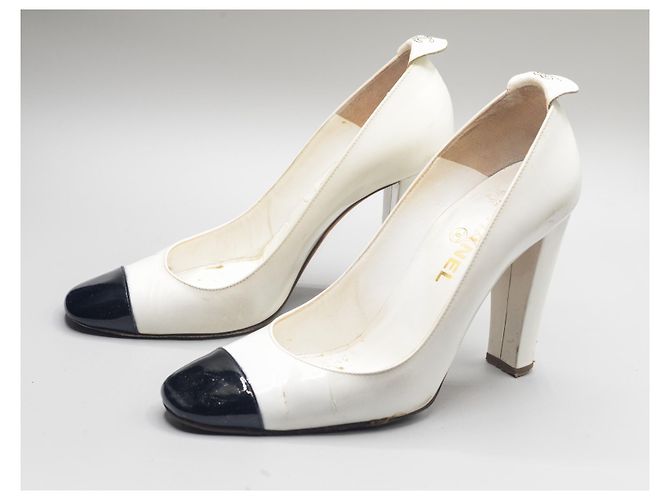 Décolleté Chanel in vernice bianco - vista 10