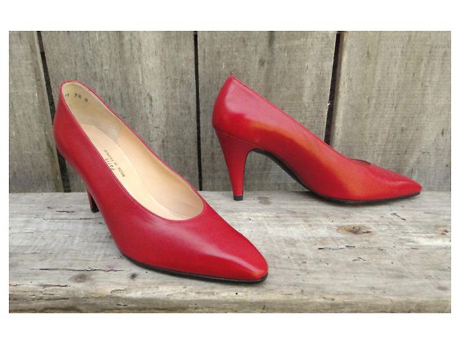 Charles Jourdan Pumps aus rotem Leder 8 cm Absatz - Ansicht 2