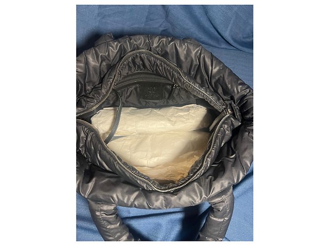 Autre Marque Chanel Cocoon Handtasche Grau Polyester - Ansicht 12