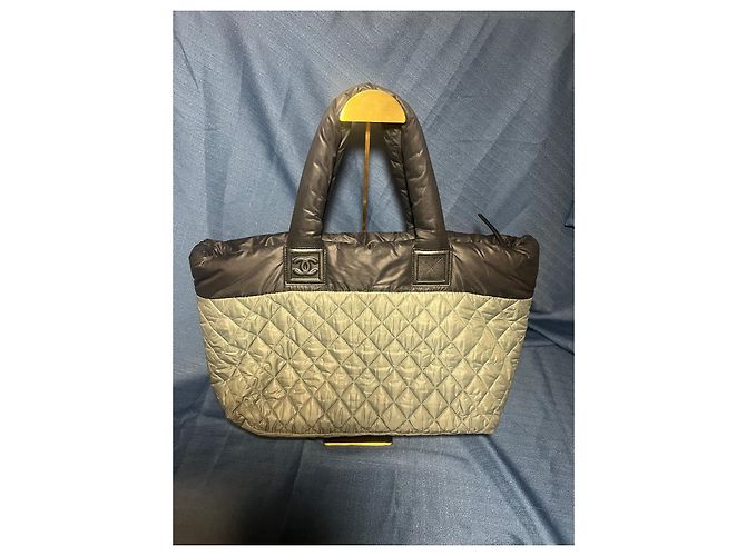 Autre Marque Chanel Cocoon Handtasche Grau Polyester - Ansicht 2