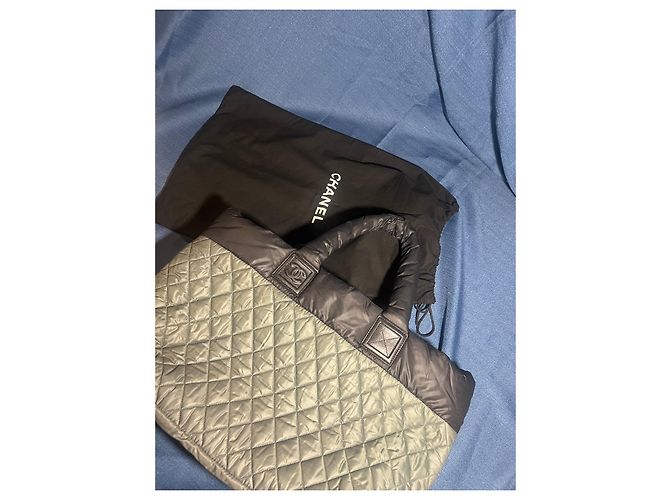 Autre Marque Chanel Cocoon Handtasche Grau Polyester - Ansicht 3