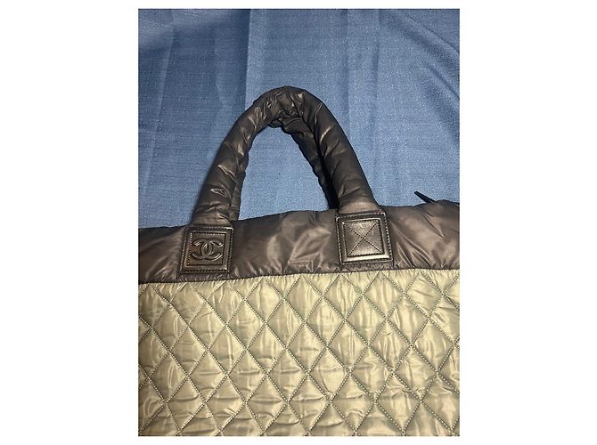 Autre Marque Chanel Cocoon Handtasche Grau Polyester - Ansicht 4