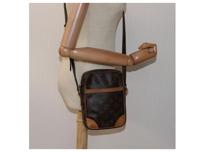 Borsa a tracolla Danubio con monogramma LOUIS VUITTON M45266 LV Auth th4914 - vista 23
